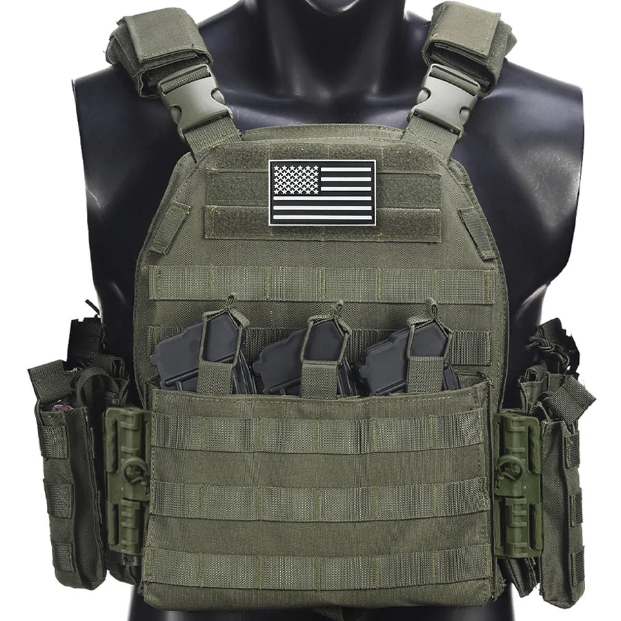 Shoulder and waist quick disassembly hunting vest with hidden triple equipment bag hanging in front and multiple accessory bags